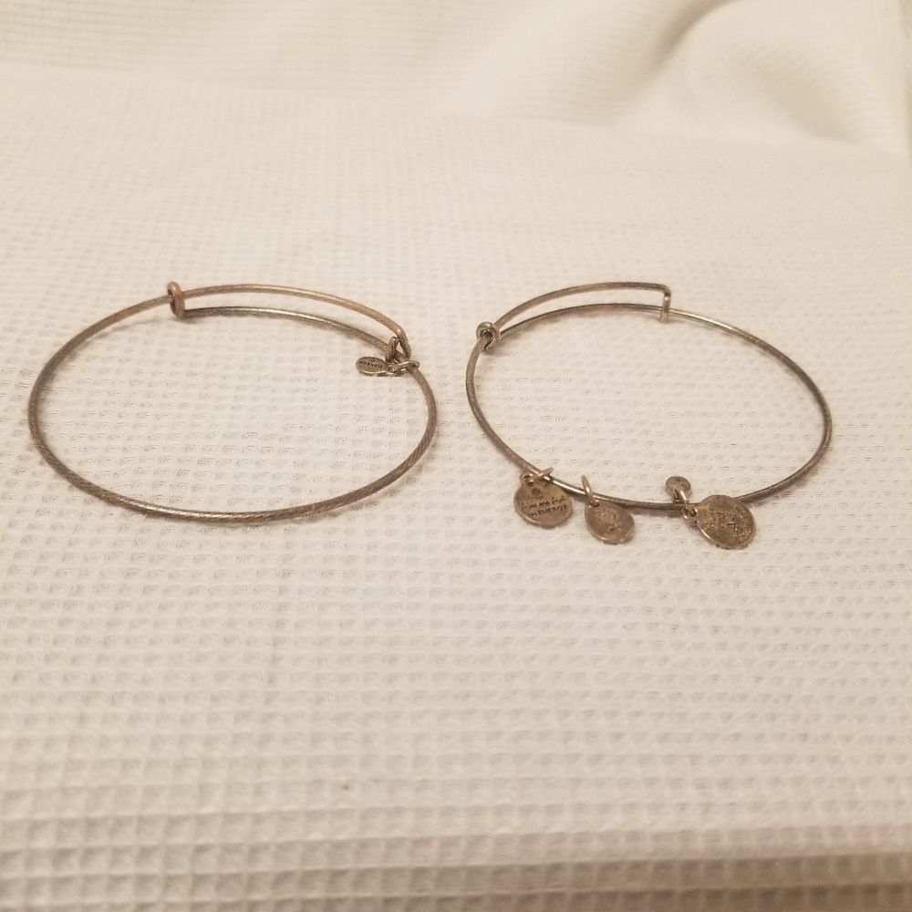 2 Alex and Ani Braceles
